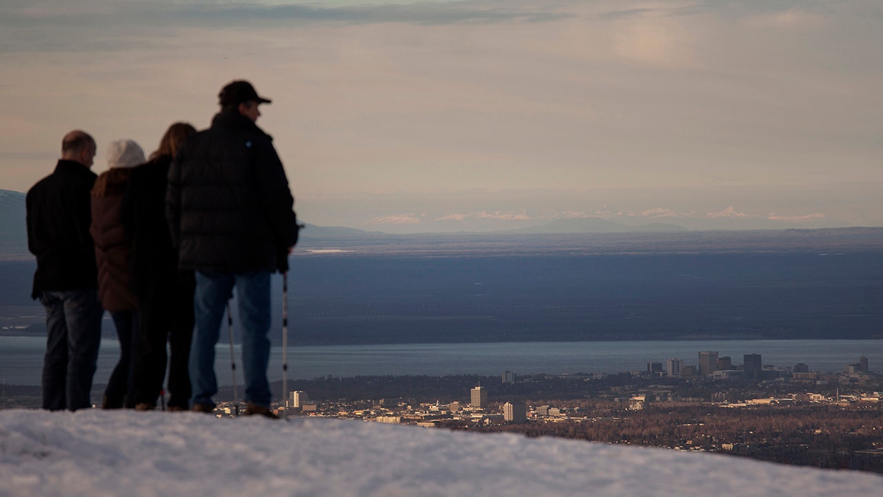 Un drumeț din Alaska atacat de urs a fost salvat cu ajutorul tehnologiei avansate a dronelor pe un traseu izolat