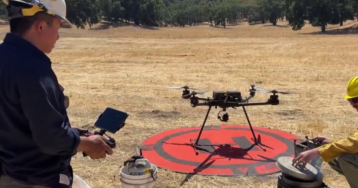 Tehnologia avansată a dronelor sprijină intervenția în stingerea incendiilor